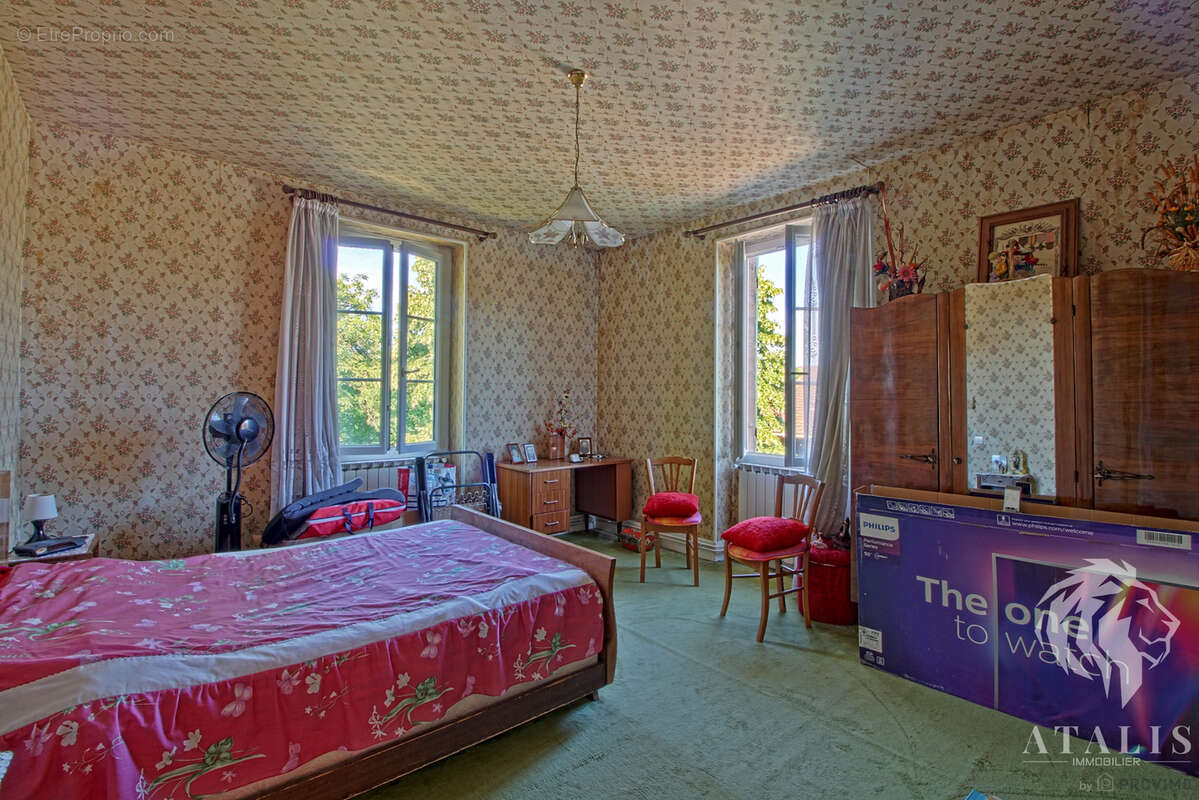 Maison en pierres avec dépendances - photo 15