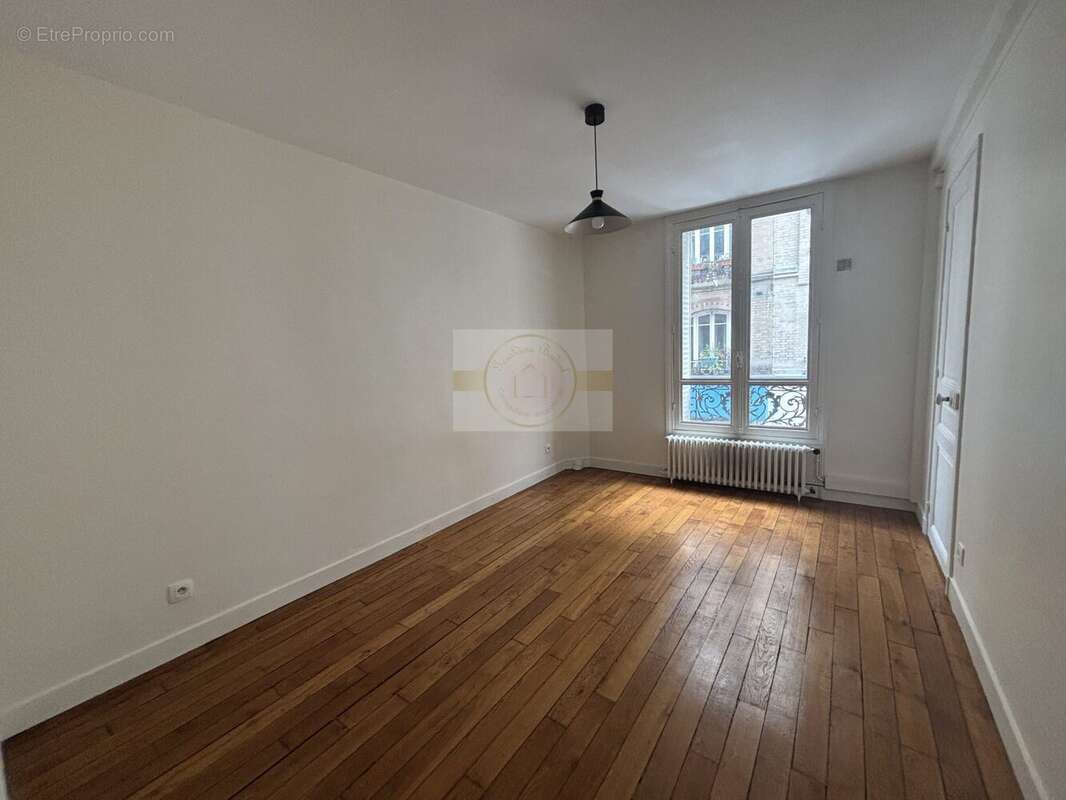 Appartement à PARIS-20E