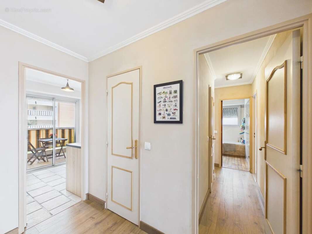 Antibes – quartier des combes – 3 pièces d'angle avec grande terrasse, garage et cave - photo 6
