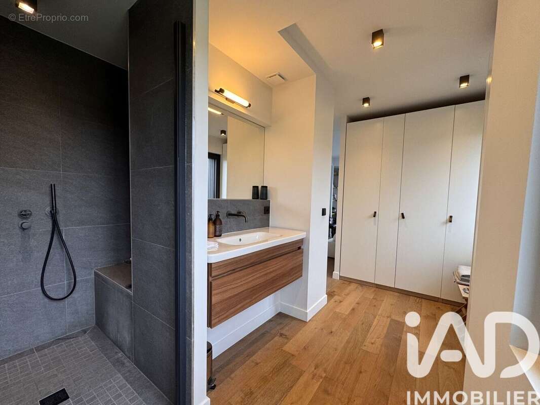 Maison 140 m² à Regneville-Sur-Mer  - photo 7