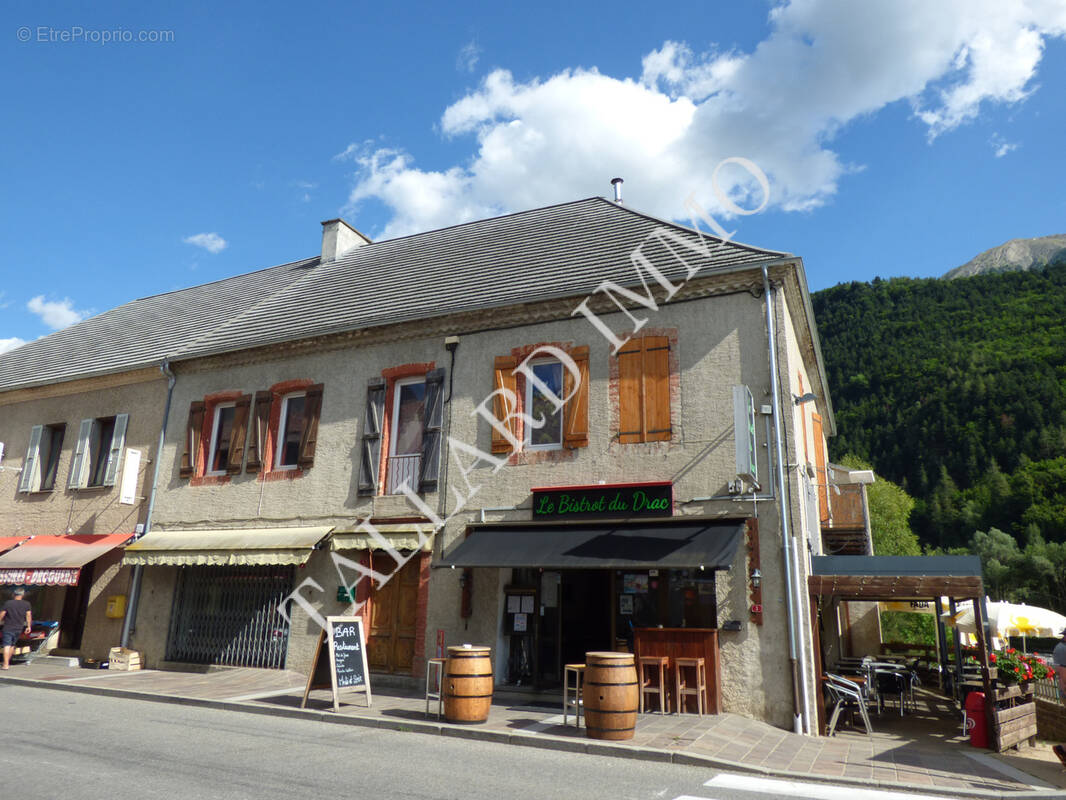 Commerce à SAINT-JEAN-SAINT-NICOLAS