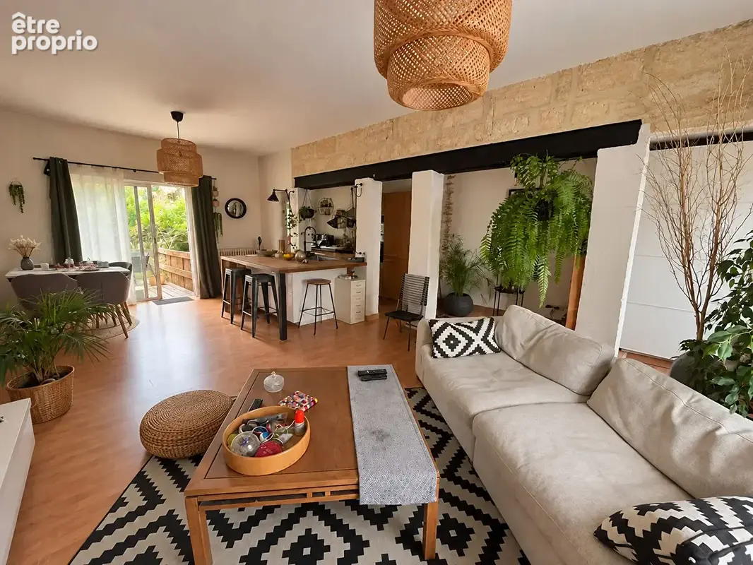 BAS CENON - Echoppe en pierre 3 pièces de 85 m² avec jardin de 294m² - photo 2