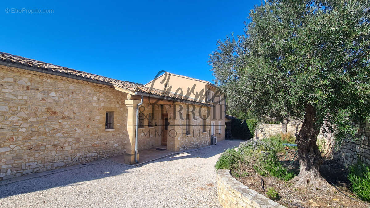 Maison à UZES