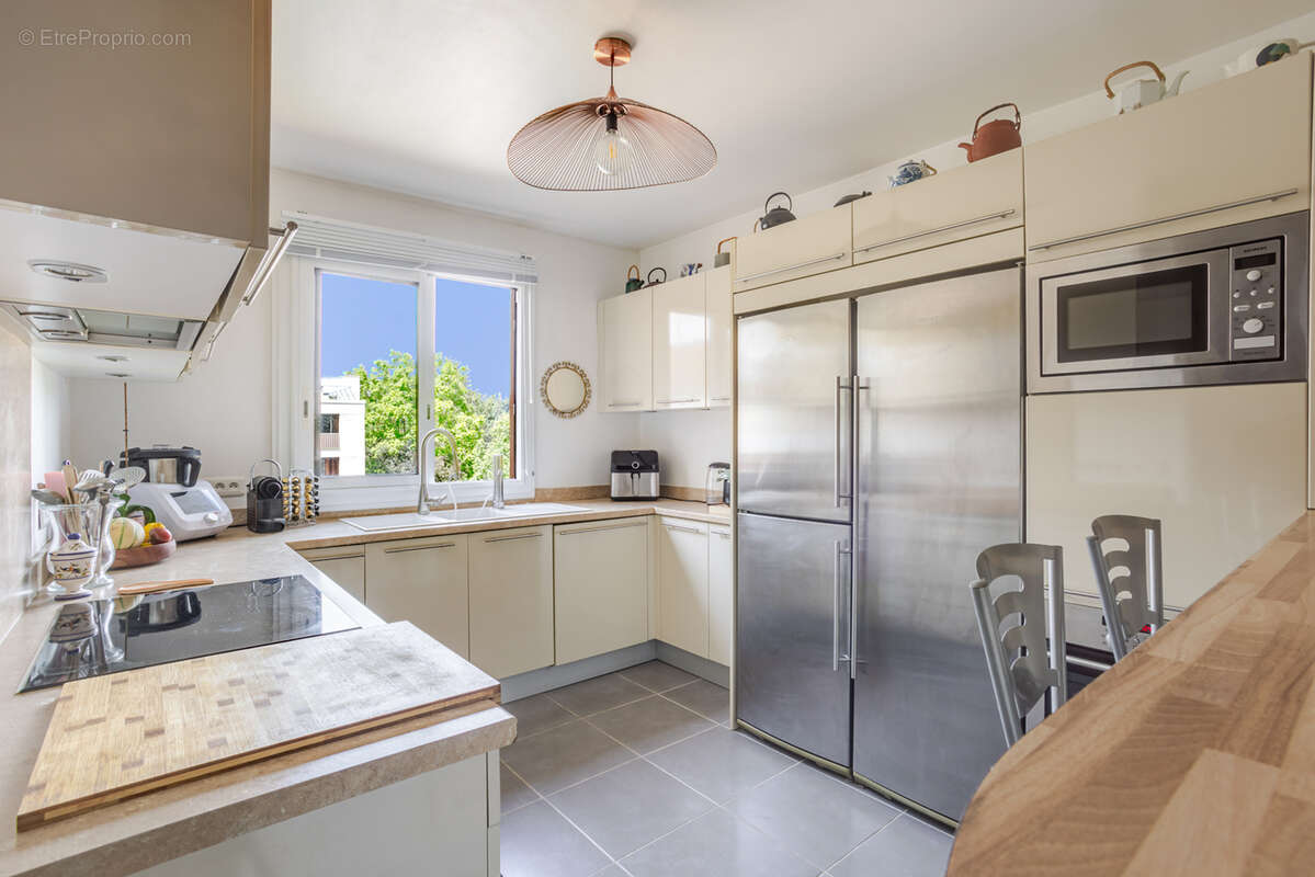 Appartement à VILLE-D'AVRAY