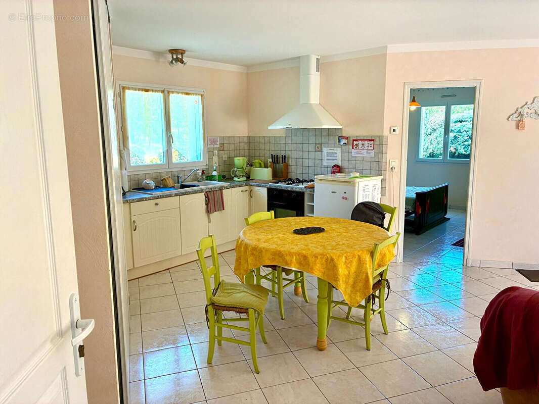 Maison de plain-pied avec piscine au Temple Sur Lot - photo 8