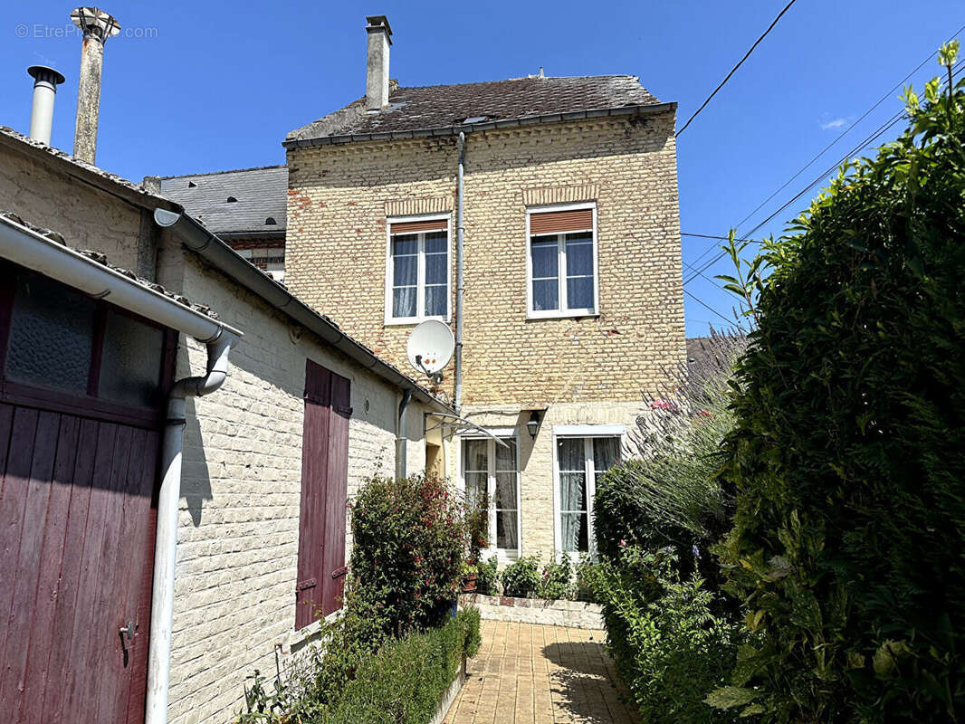 Maison à MARLE