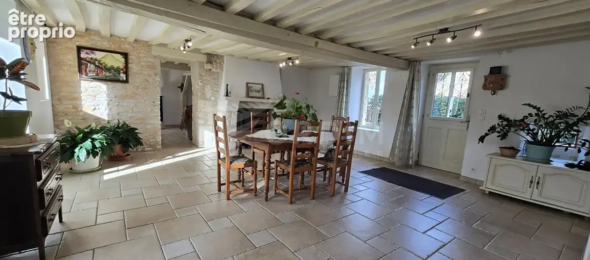 Ancienne longère en pierre rénovée - 182m² - photo 3