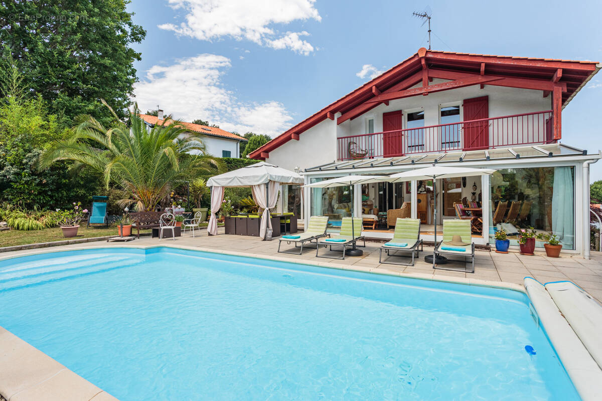 Maison à BASSUSSARRY