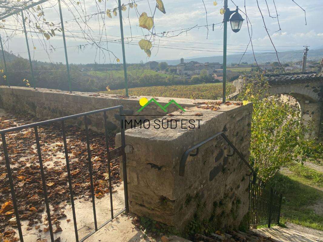 Maison à ROCHECOLOMBE