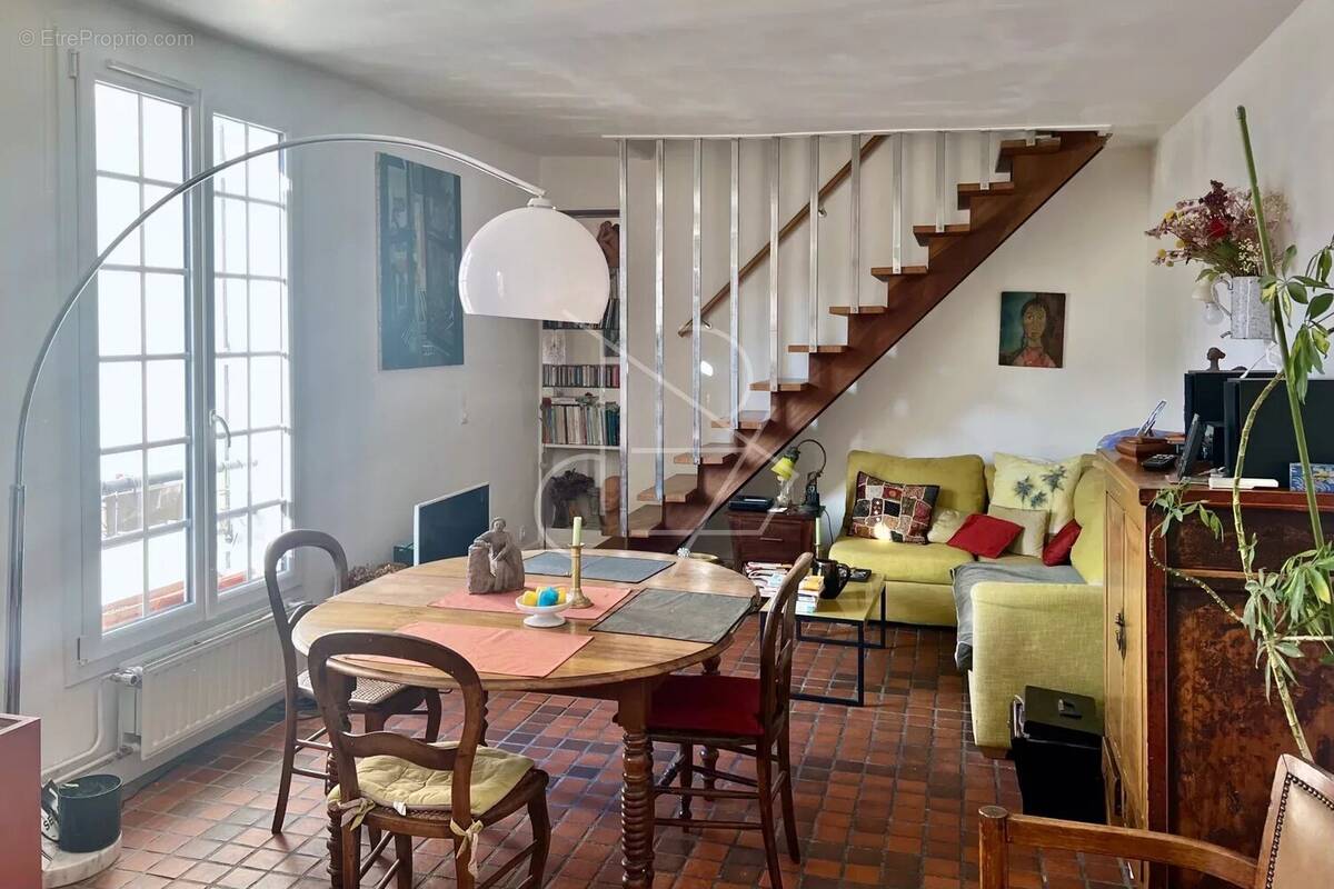 Appartement à PARIS-14E