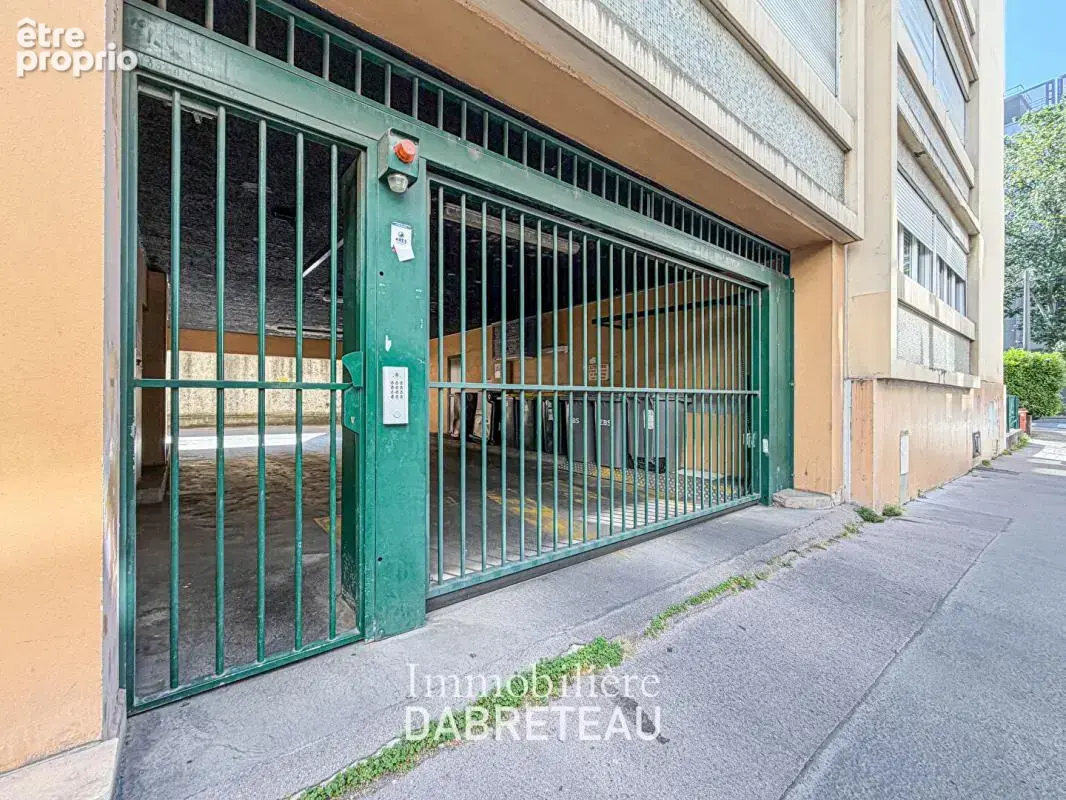Lyon 6ème - Appartement traversant de 63M2 + grenier + parking - photo 17