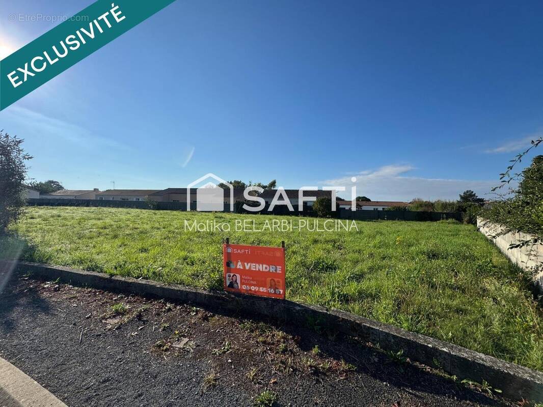Photo 1 - Terrain à SAINT-MATHURIN