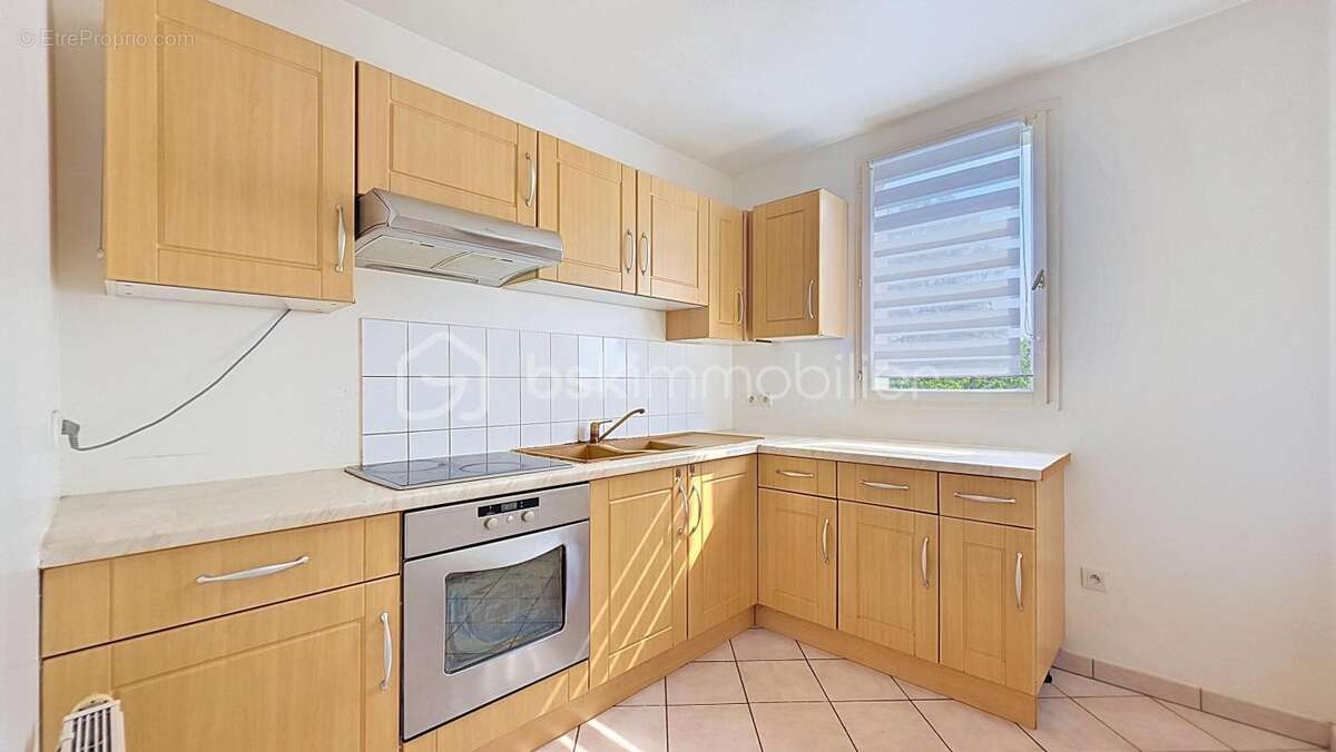Appartement à SAVIGNY-LE-TEMPLE