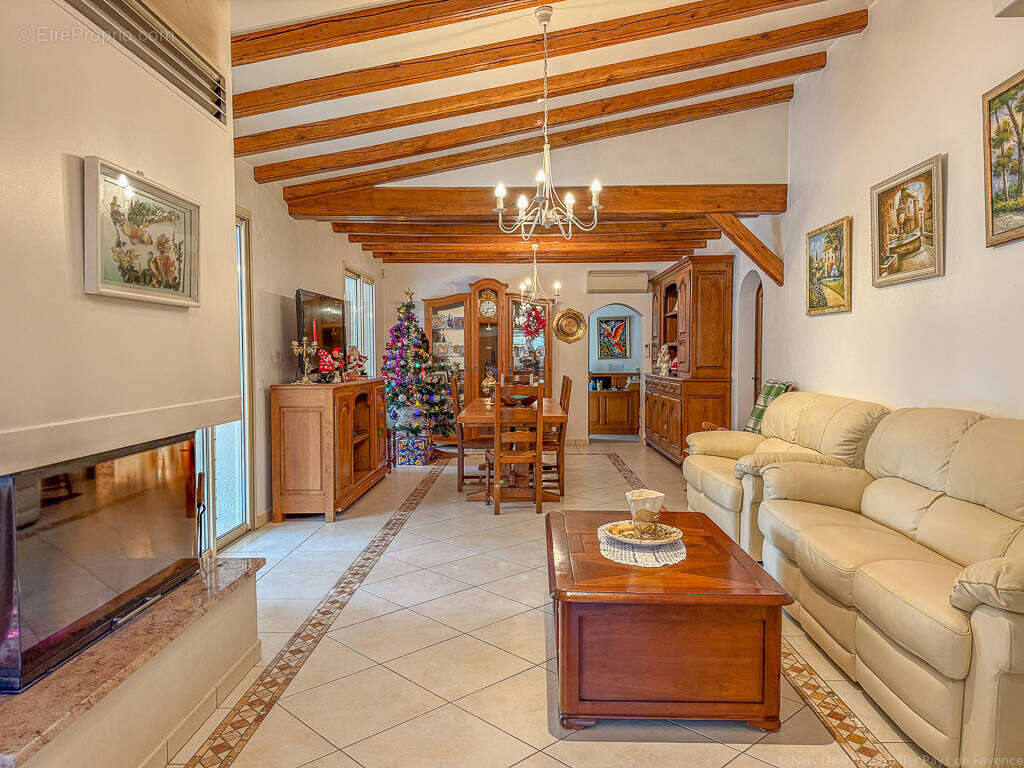 Maison à MONTAUROUX