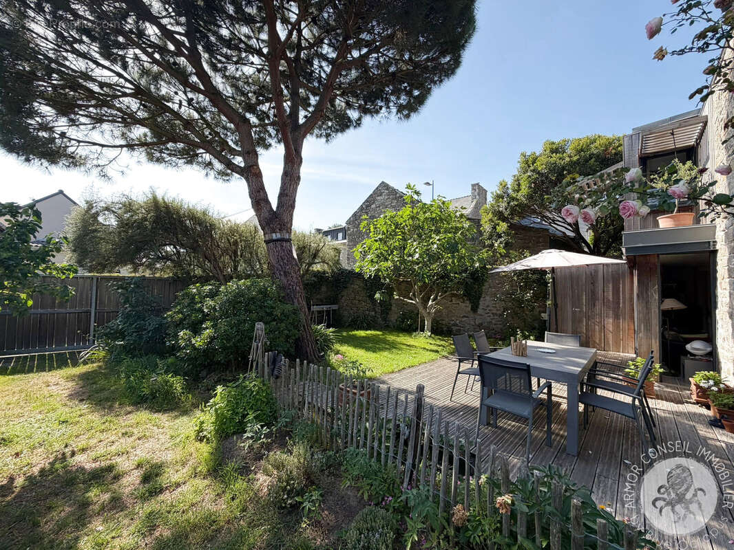 Maison à SAINT-JACUT-DE-LA-MER