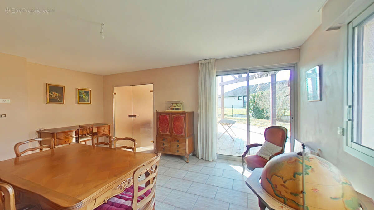 Maison à DIVONNE-LES-BAINS