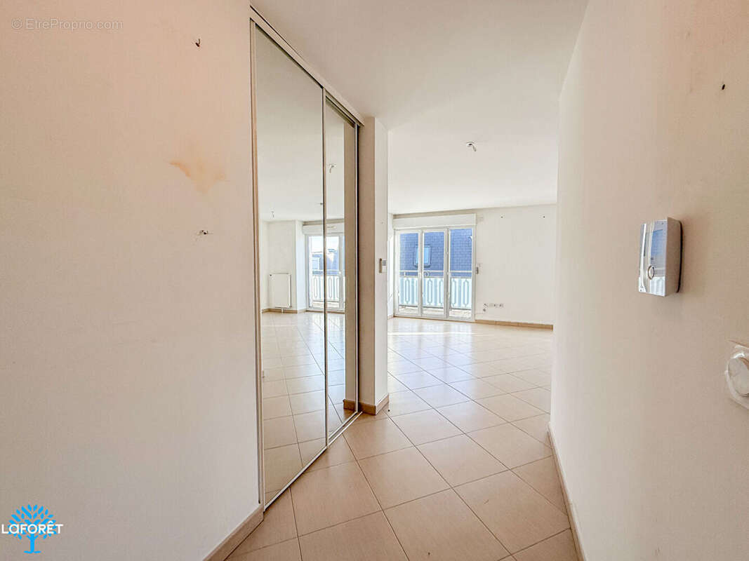 Appartement à SAINTE-GENEVIEVE-DES-BOIS