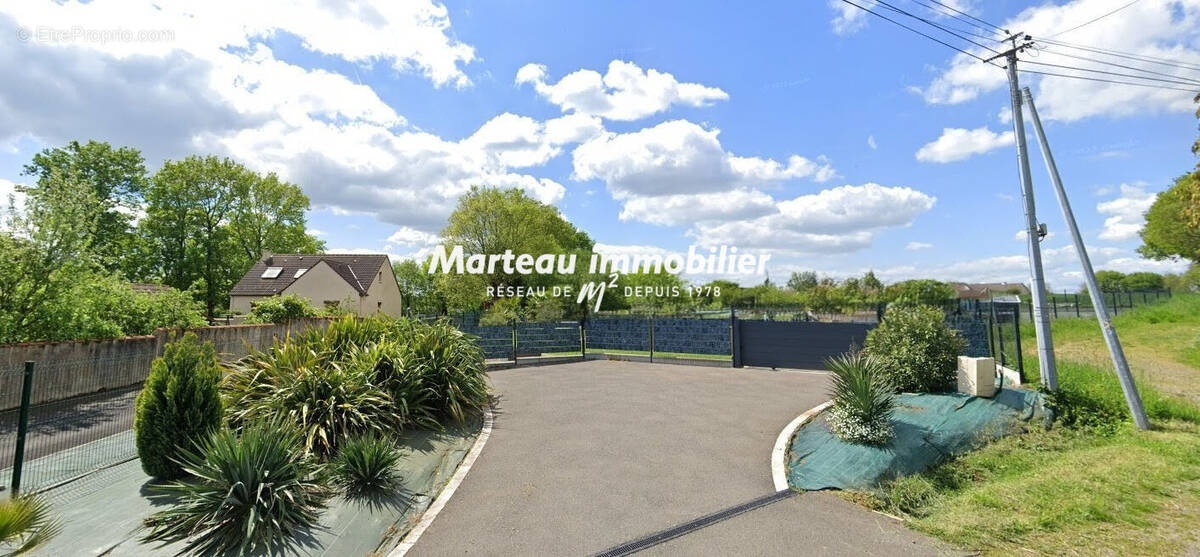 Terrain à SAINT-GEORGES-DU-BOIS