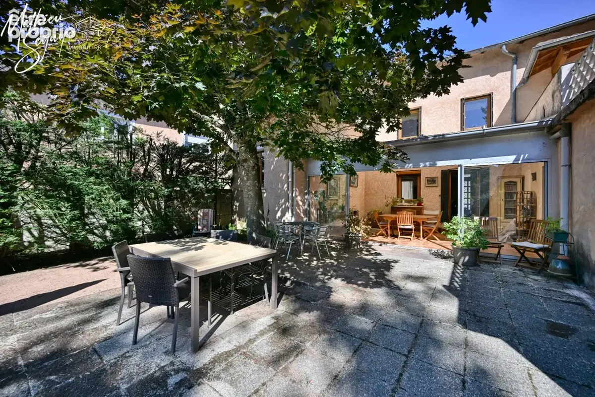 Thurins - propriete avec parc arboré - photo 2
