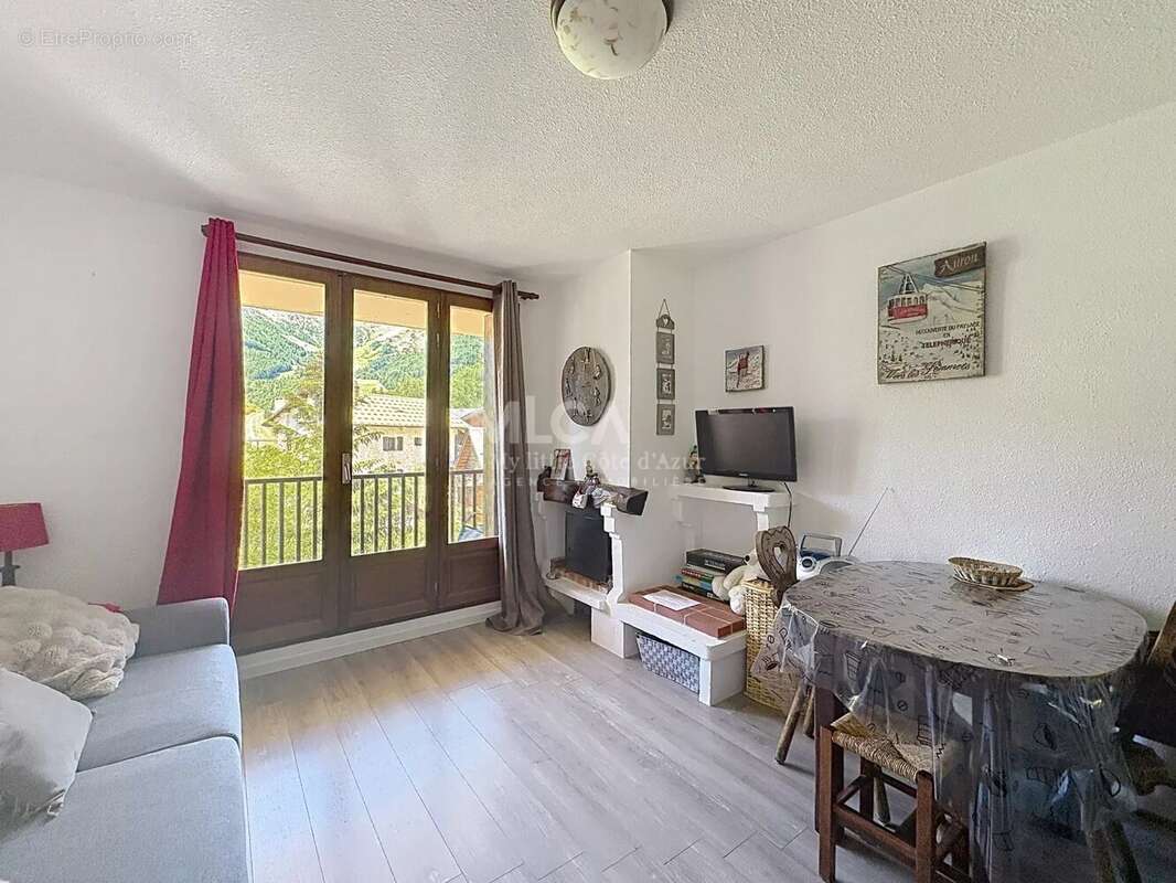 Appartement à SAINT-ETIENNE-DE-TINEE