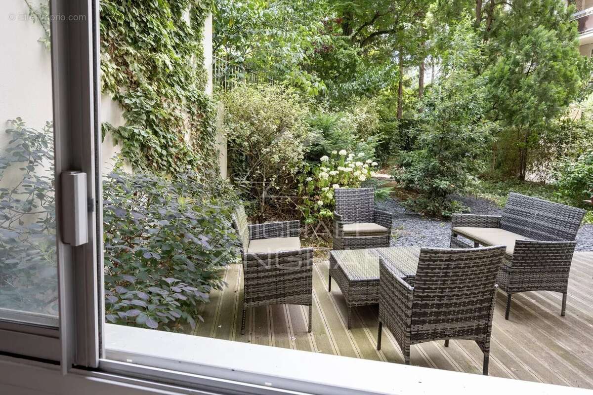 A vendre - 2 Pièces - Inkermann-  Jardin - Lycée Pasteur- Bon état - photo 8