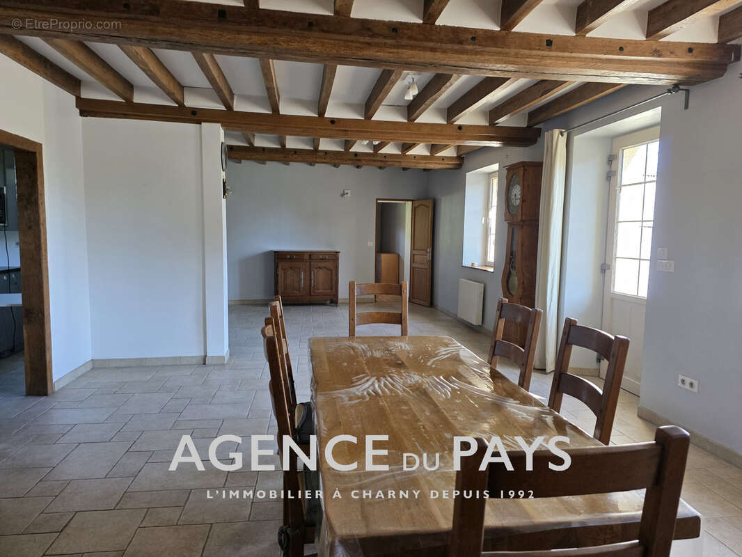 Maison à CHARNY