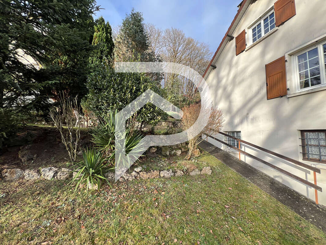 Maison à LEVIS-SAINT-NOM