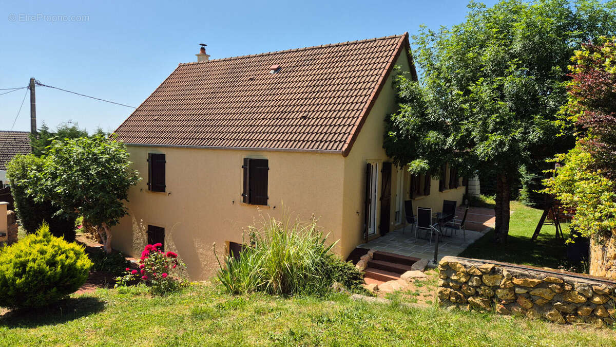 Maison à SEMUR-EN-BRIONNAIS