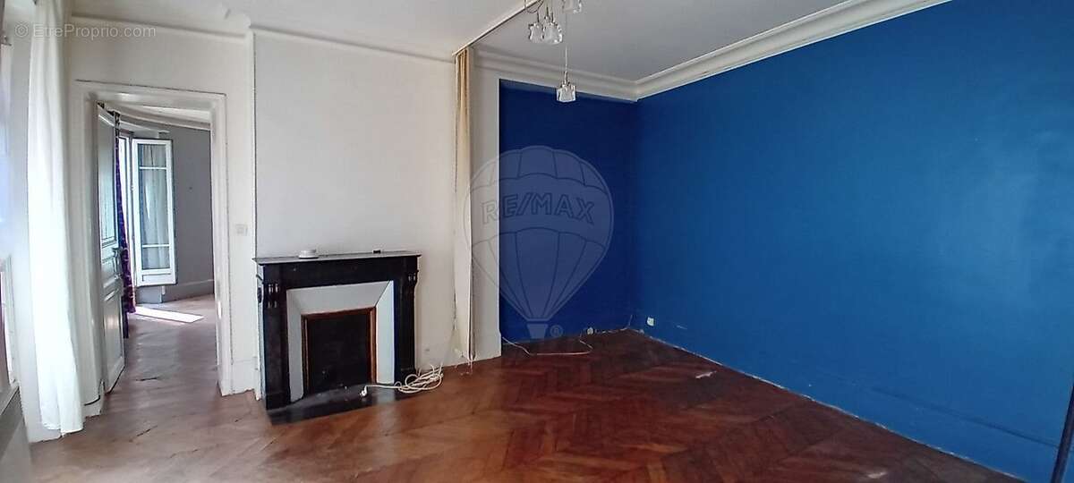 Appartement à PARIS-10E