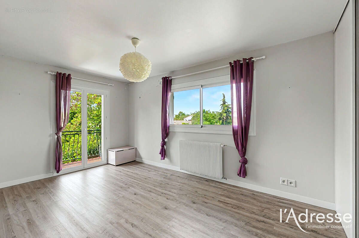 Exclusivité l'Adresse - Maison Toulousaine T5 de 160m² avec Piscine sur un Terrain de 650m² - photo 8