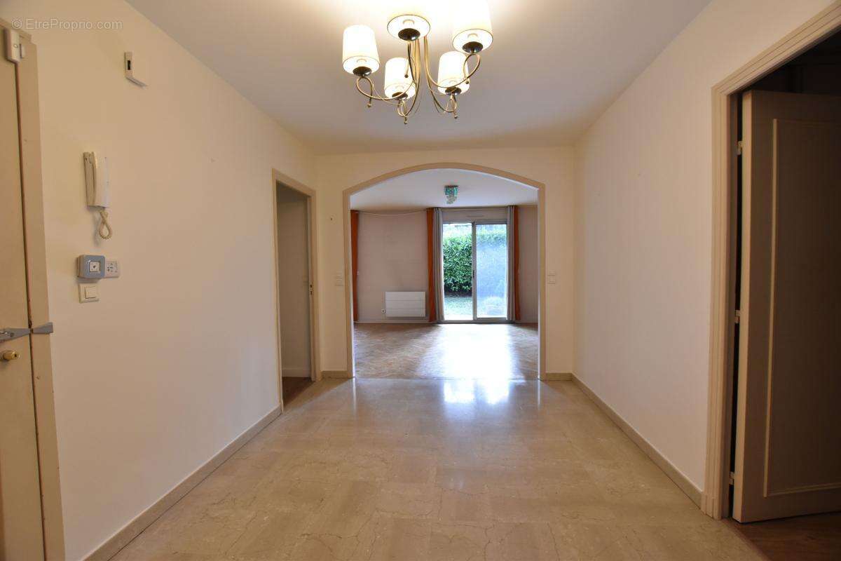 Appartement à TASSIN-LA-DEMI-LUNE