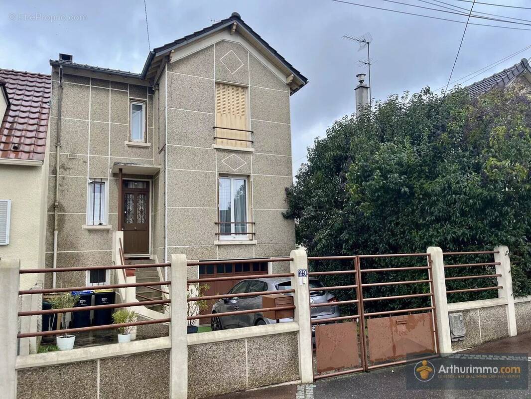 Maison à LIVRY-GARGAN