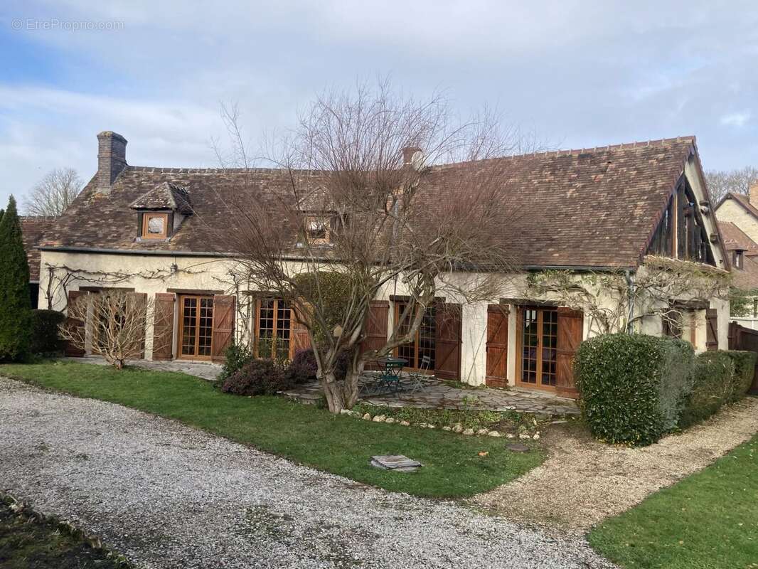 Maison à LA HAUTEVILLE