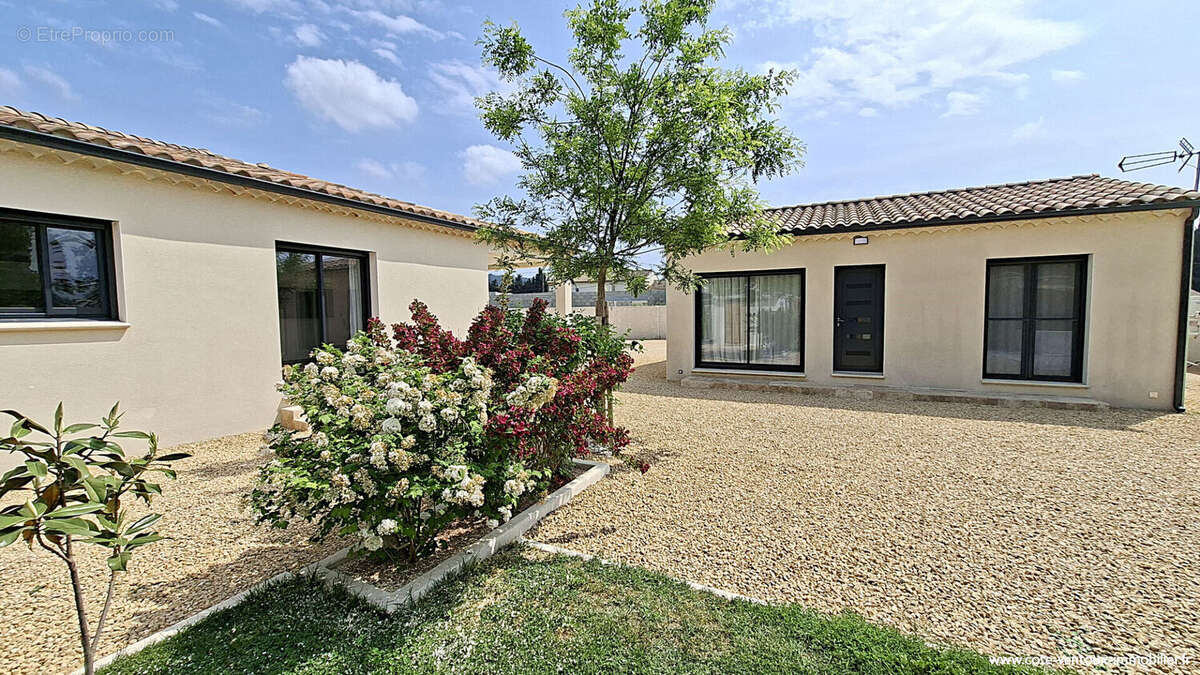 Maison à MONDRAGON