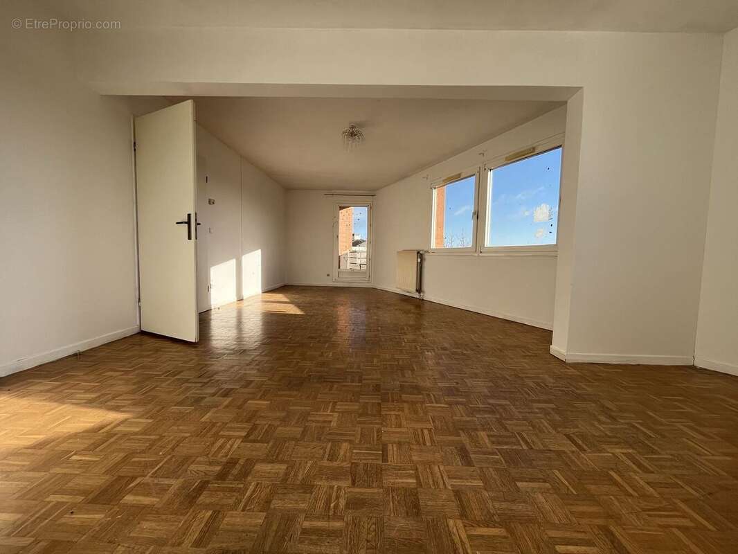 Appartement à SAINT-PIERRE-DU-PERRAY