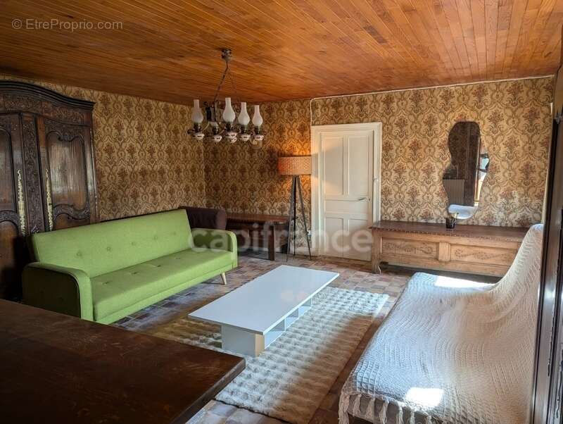 Maison à vendre corps de ferme +longère de 333 m2 au total avec vie de plain pied possible, parcelle de 1110m2, entre Rostrenen  - photo 10