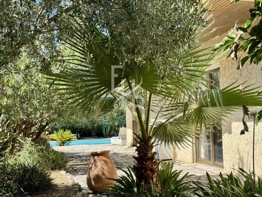 Maison à MOUGINS