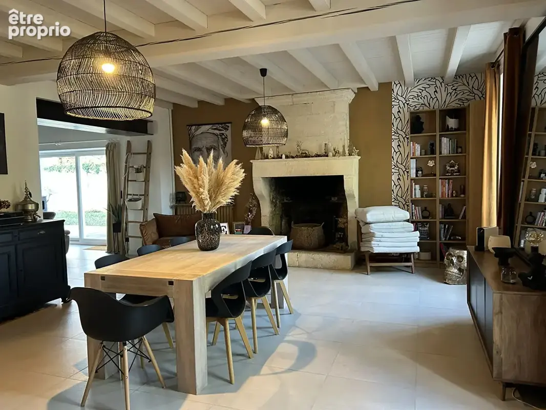 Belle maison de caractère rénovée avec élégance, aux beaux volumes et à la belle luminosité - photo 2