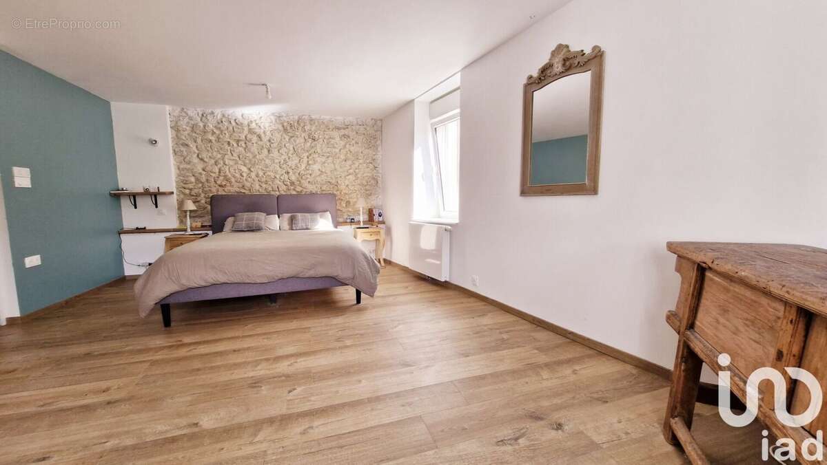 Maison 215 m² à Reclainville  - photo 8
