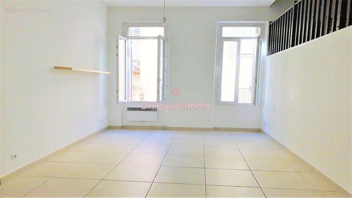 Appartement à MARSEILLE-1E