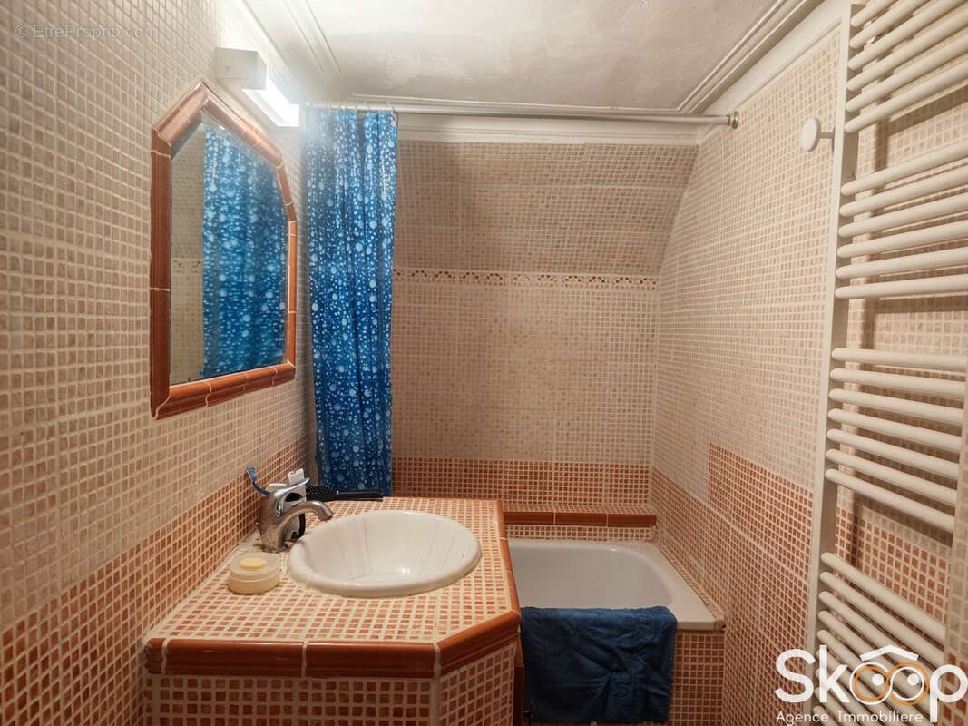 Vente maison de village avec piscine et garage 5 pieces entres-vignes (34400) - photo 17