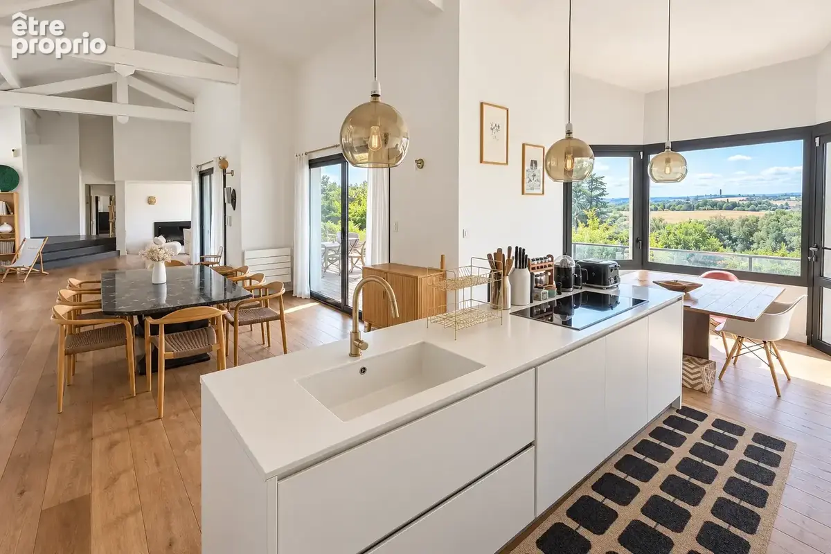 Aureville - Maison familiale de 241 m2 avec piscine et vue Pyrénées - photo 6
