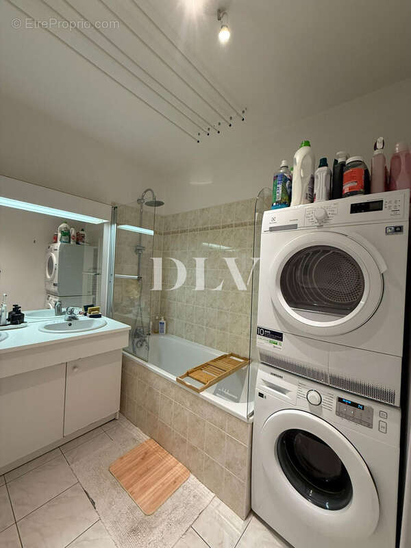 salle de bain - Appartement à FONTAINEBLEAU