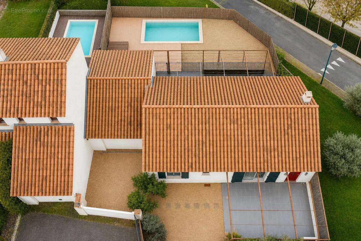 Maison à LA BASTIDE-DES-JOURDANS