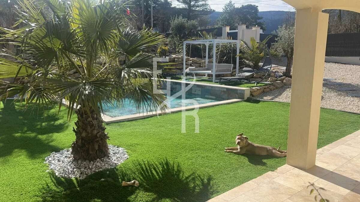 Maison à PLAN-D&#039;AUPS-SAINTE-BAUME