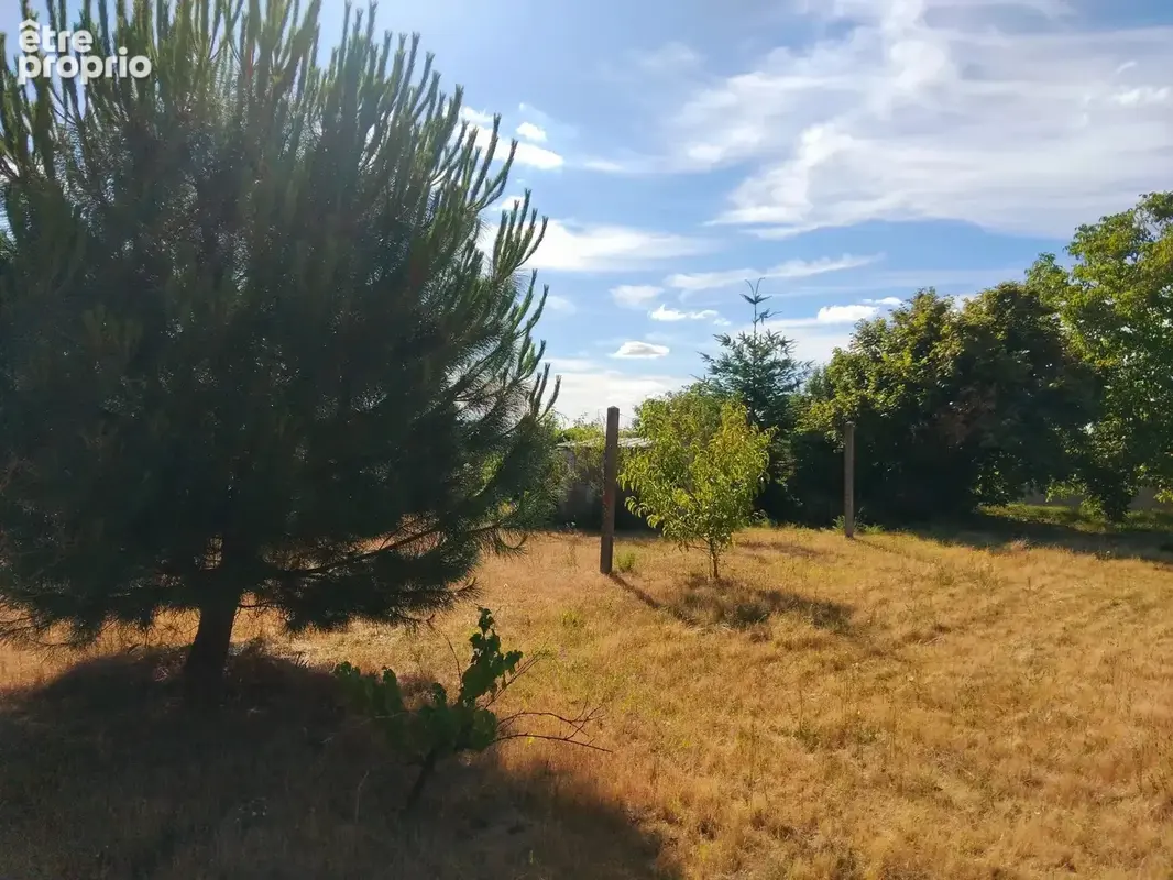 Cléry Saint André, Terrain constructible 990 m2 - photo 3