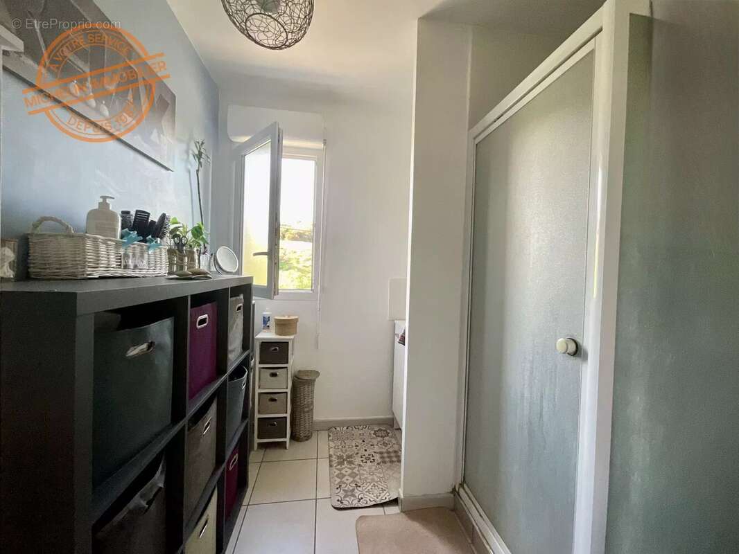 Appartement à ANSE