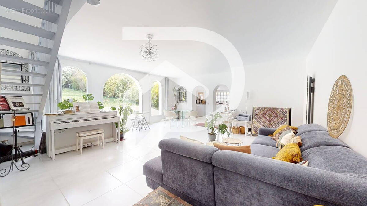 Maison à L'ETANG-LA-VILLE