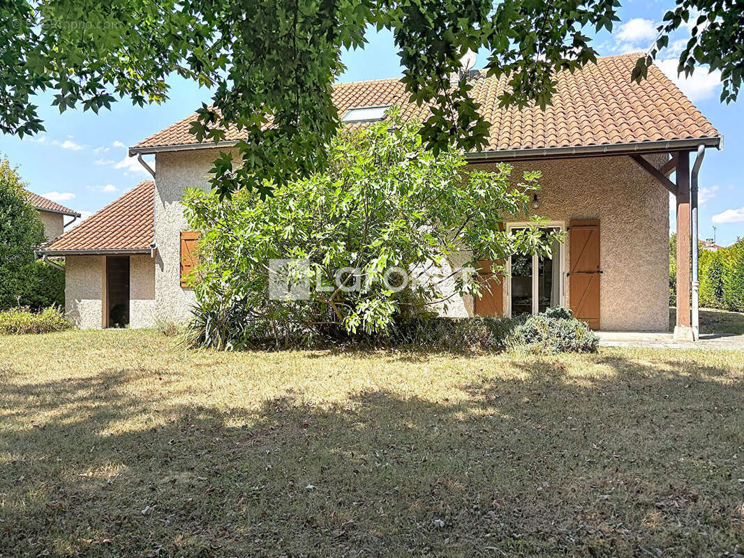 Maison Saint Denis Les Bourg 8 pièces 152 m2 - photo 10