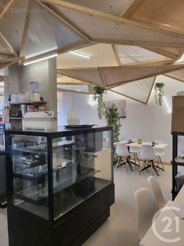 Autre à DECINES-CHARPIEU